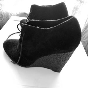 Ankle booties wore once! for 30 mins.